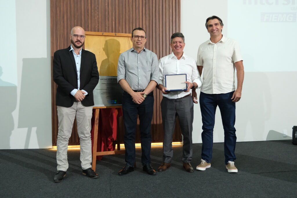 AMARILDO GILBERTO COELHO VICTOR GILBERTO EMANUEL